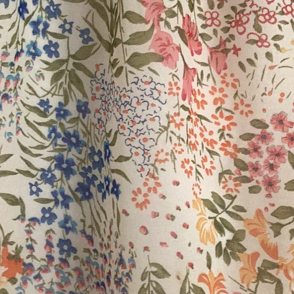 Floral Ruffle Sleeve Blouse - Picture 2 of 4